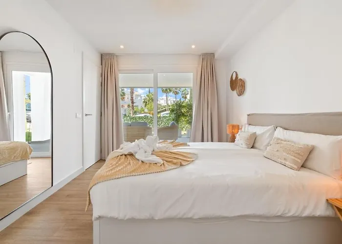 Al4-2006 - - Alcazaba Lagoon Estepona